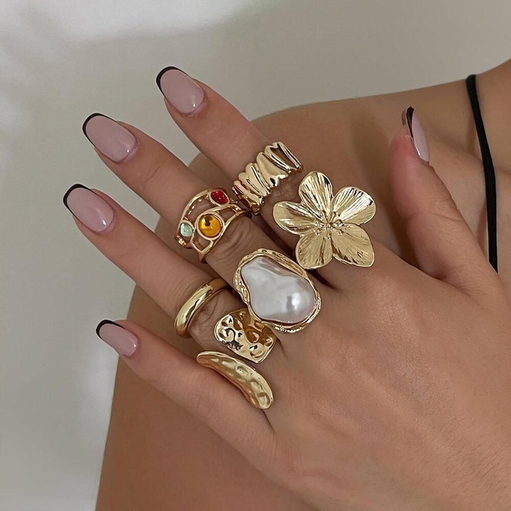 Chunky Gold Rings For Women - Non Tarnish Stackable Flower & Pearl Set 6pcs View 4